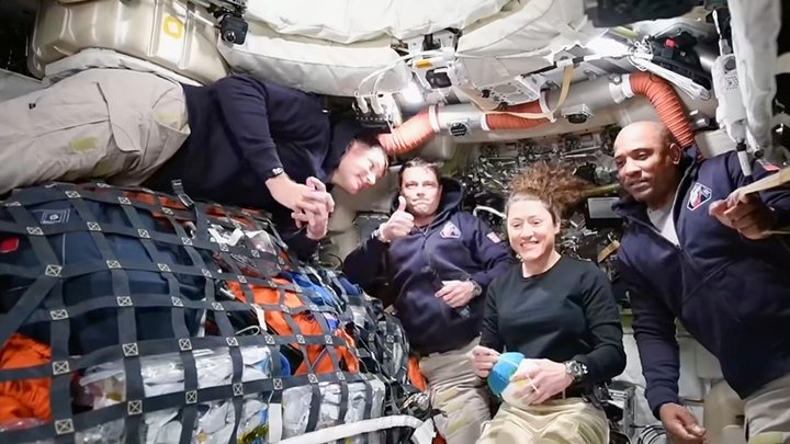 Місія Артеміда ІІ повернулася на Землю політ на Місяць