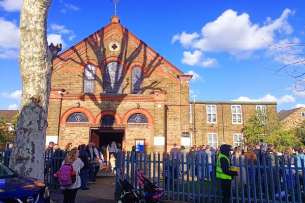 Великдень Лондон українці 2026