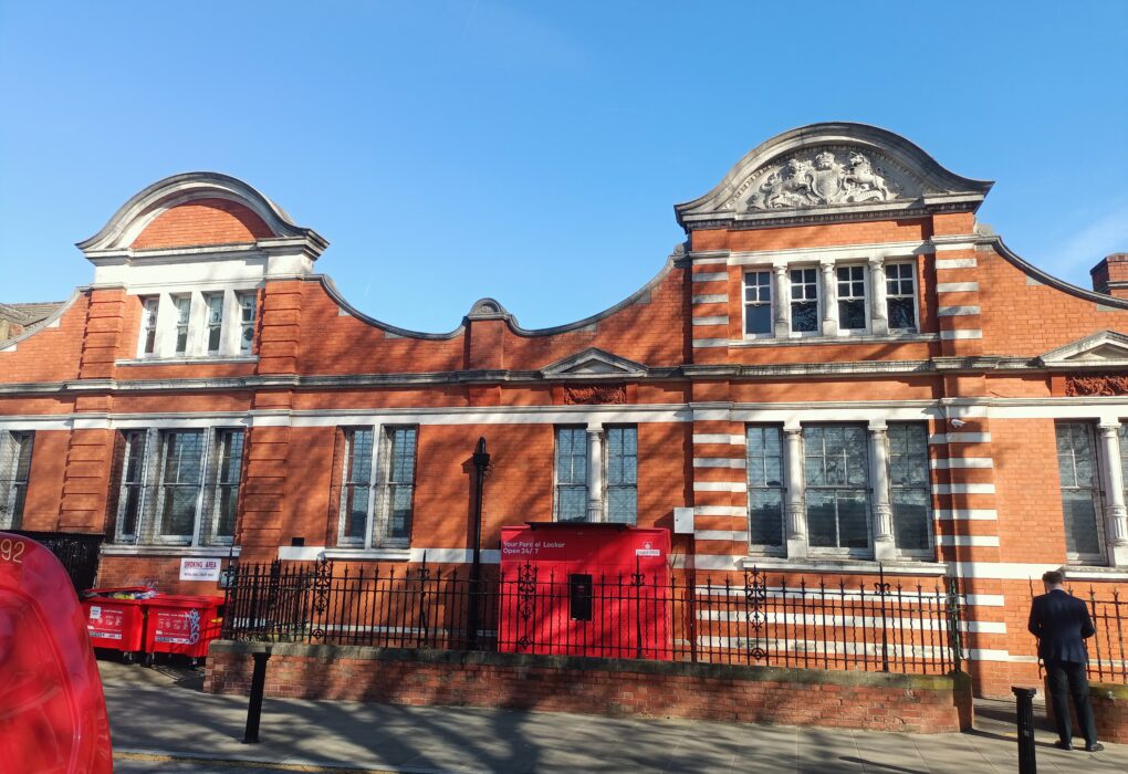 Модерн Експо поштомати Королівська пошта Велика Британія Укрпошта Україна Луцьк Київ Лондон