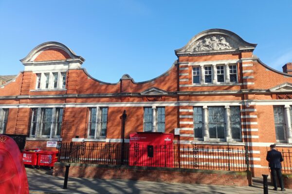 Модерн Експо поштомати Королівська пошта Велика Британія Укрпошта Україна Луцьк Київ Лондон