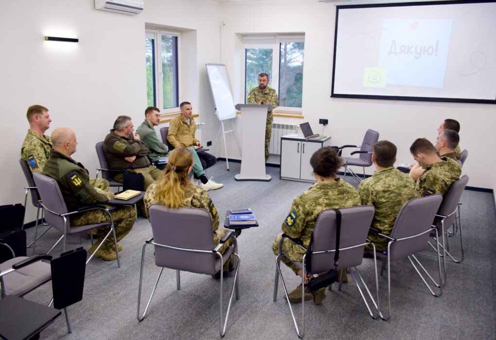 УППП ОК "Захід" Сухопутних військ Львів тренінги військоих психологів досвід практика теорія Острозька академія