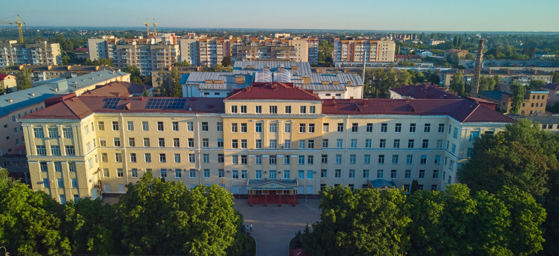 На Волині працює команда канадських лікарів