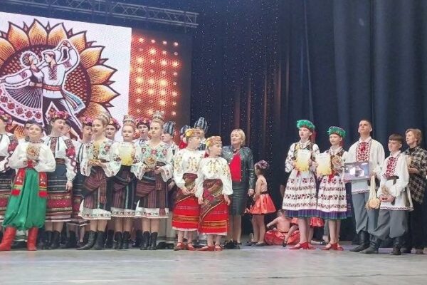 Луцьк дитячий ансамбль "Волиняночка" Львів конкурс Гран-прі