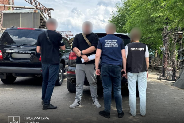 Троє волинян допомагали за 8–15 тис. доларів втекти з військових частин 