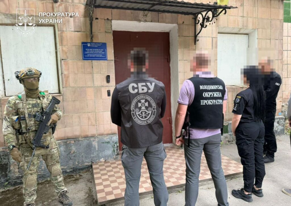 Ліквідація шахти “Нововолинська”: трьом посадовцям повідомлено про підозру