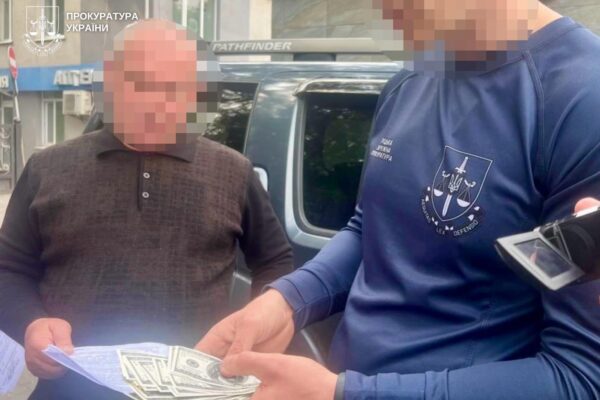 Волинського адвоката судять за хабар 