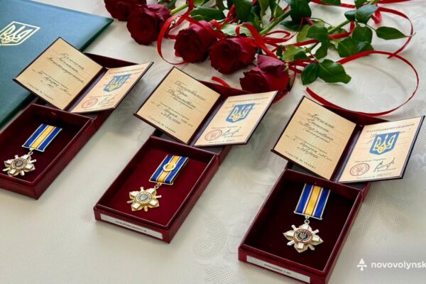 Трьом Захисникам із Нововолинська посмертно присвоєно державні нагороди 