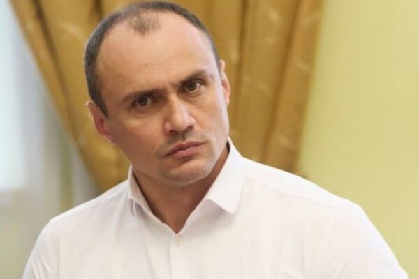 Департамент освіти і науки Луцька міська рада Віталій Бондар відставка депутат "За майбутнє"