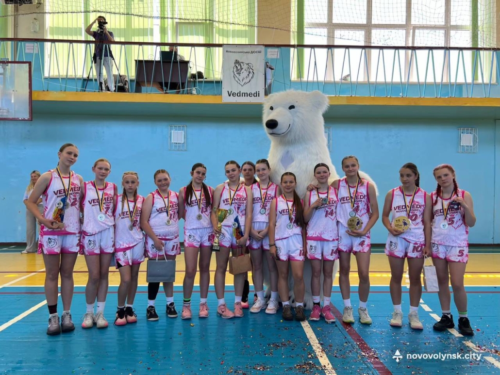 Баскетбол Чемпіонат України серед дівчат 2013 року народження Срібні медалі Нововолинські "Ведмеді"