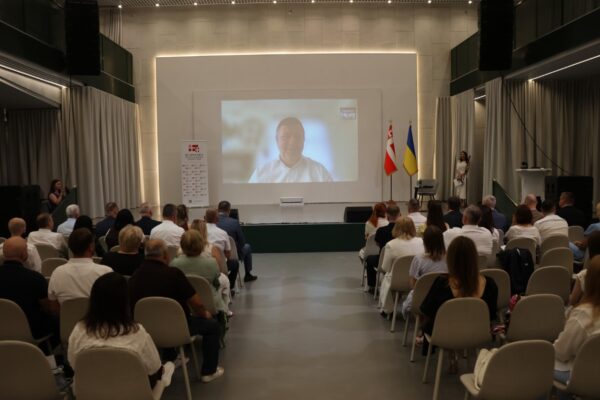 Луцьк форум Шлях до свободи Конституція України