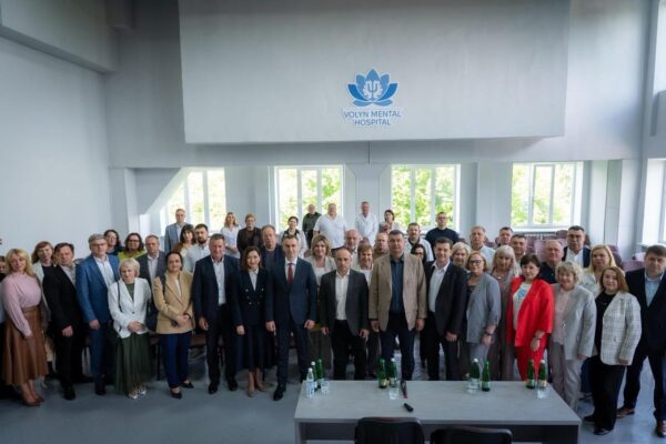 Віктор Ляшко Луцьк психлікарня Романюк Недопад Дудка ОЛена Зеленська новий корпус лікарні