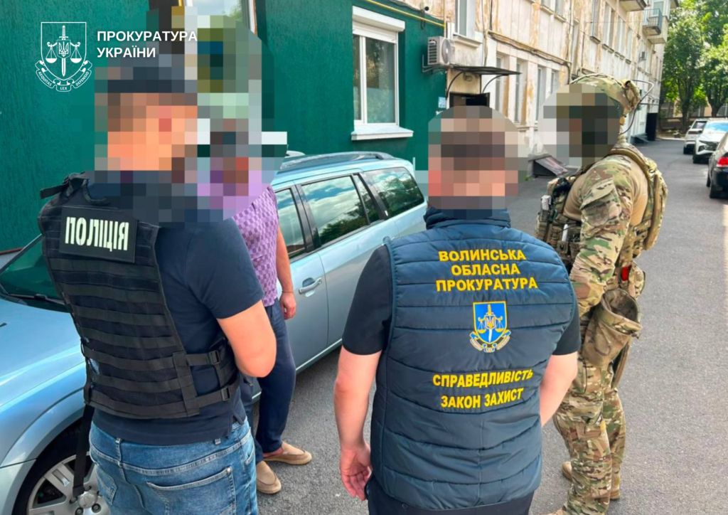 20 000 доларів США за визнання непридатним до служби