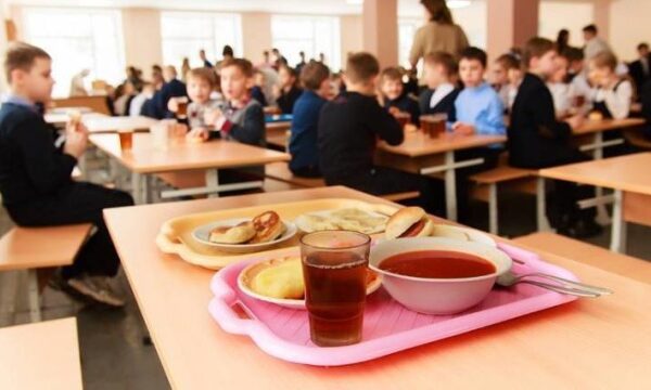 На Волині майже 125 тисяч учнів безкоштовно харчуватимуться  