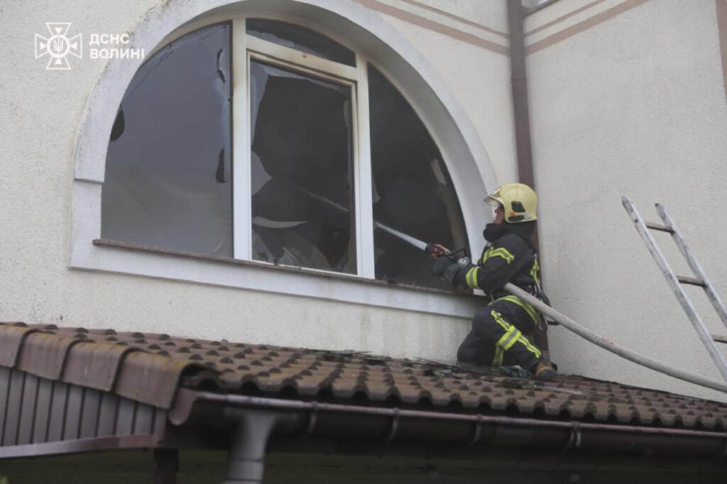 У Луцьку через забуту праску ледь не згорів будинок 