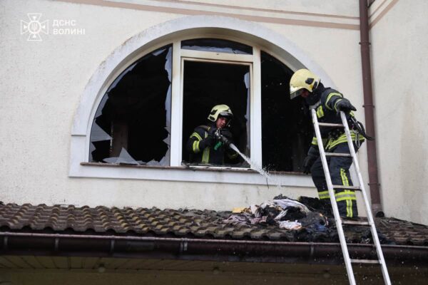 У Луцьку через забуту праску ледь не згорів будинок 