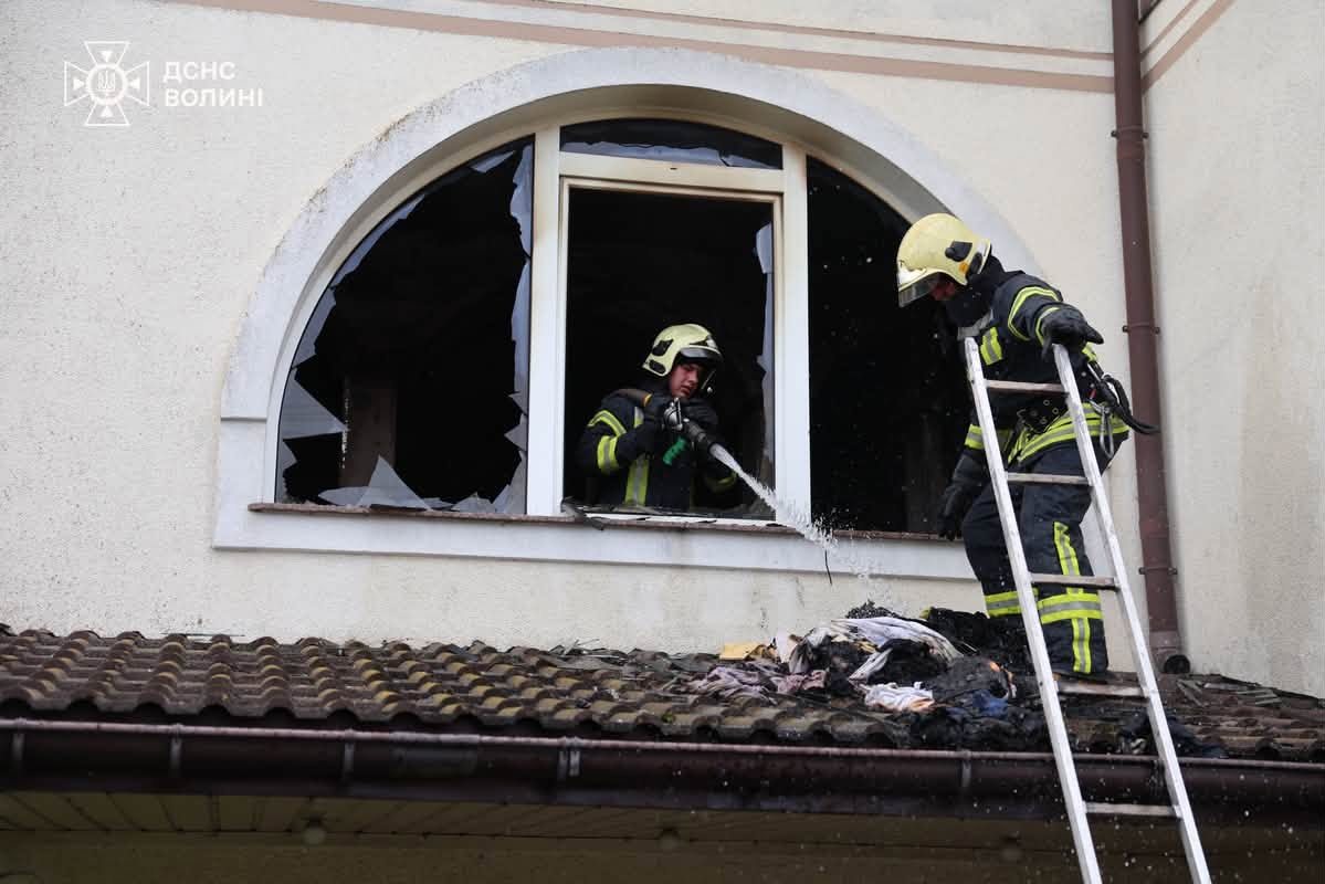 У Луцьку через забуту праску ледь не згорів будинок 