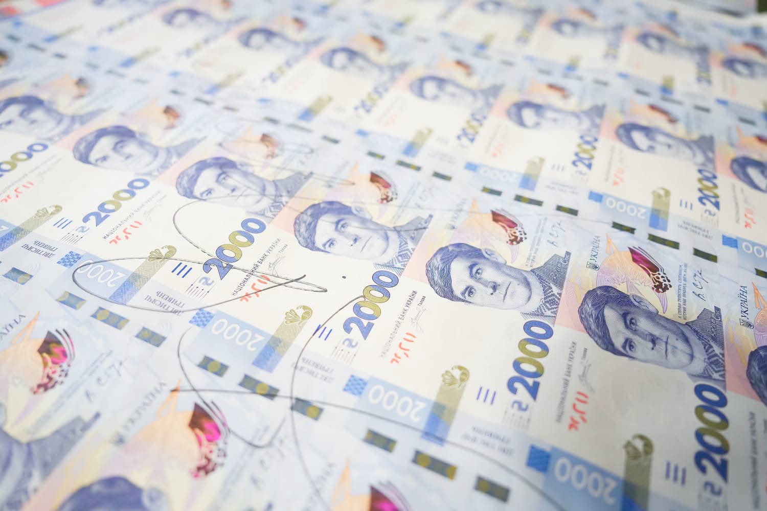 НБУ купюра 2000 грн Василь Стус Андрій Пишний