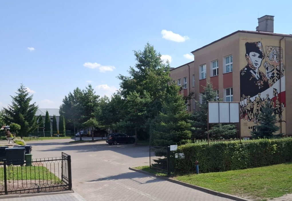 Бандит Рись Грубешів мурал бургомістр міста Марта Маєвська Волинська різанина Сагринь