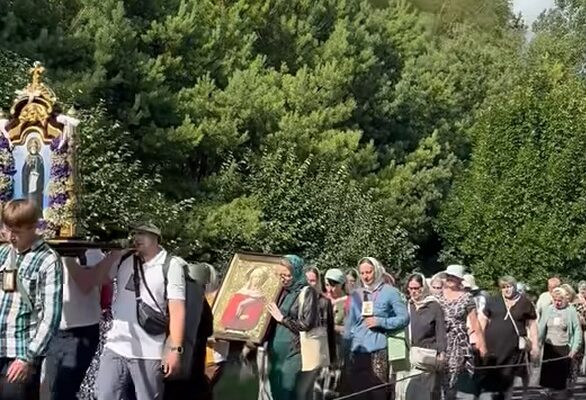 Хресна хода до Почаївської Лаври