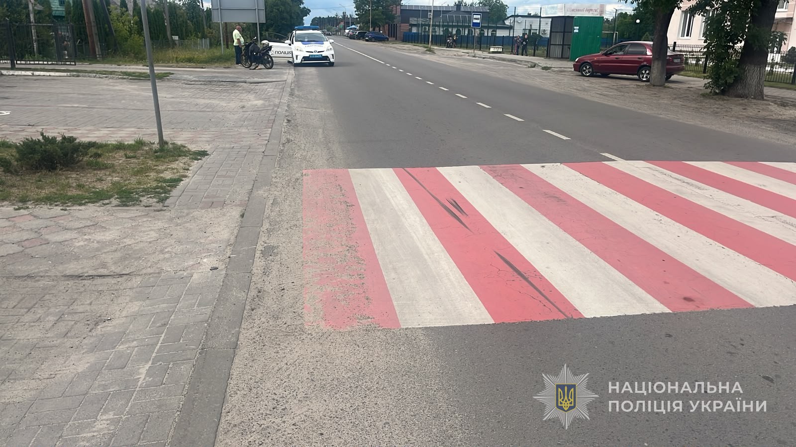 На Волині неповнолітній мотоцикліст на переході збив дитину