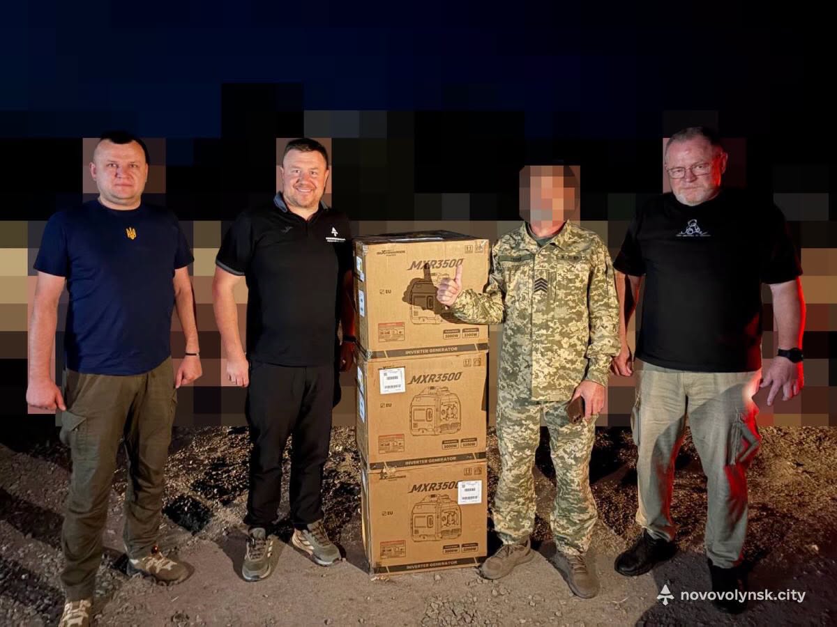 громада передала військовим обладнання