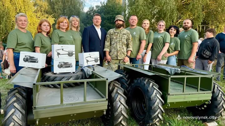 Нововолинці передали 4 НРК і 4 квадрокоптери Mavic