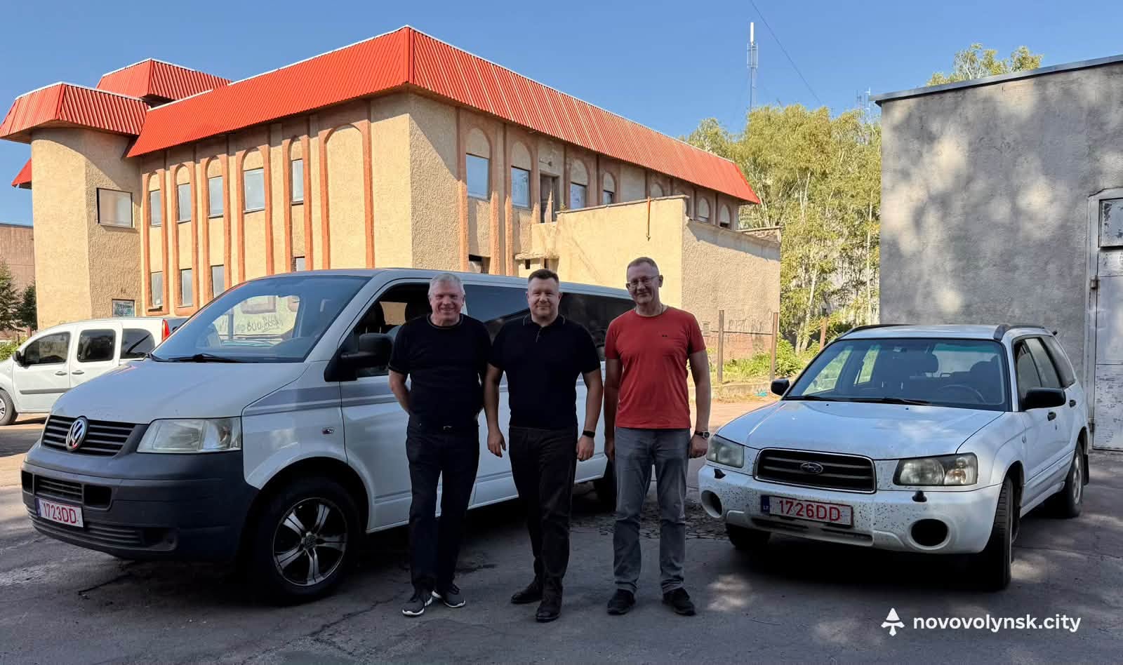 Литовські партнери передали Нововолинській громаді два автомобілі 