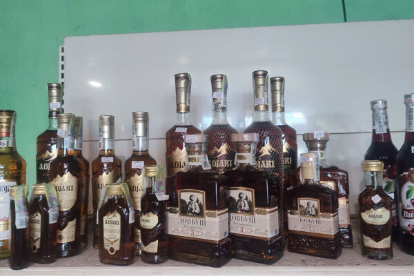 На Волині виявили нелегальний продаж алкоголю 
