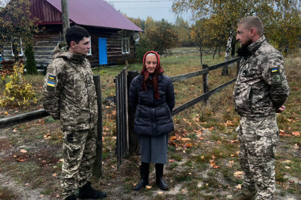Пішла по гриби та заблукала: на Волині  прикордонники врятували пенсіонерку 