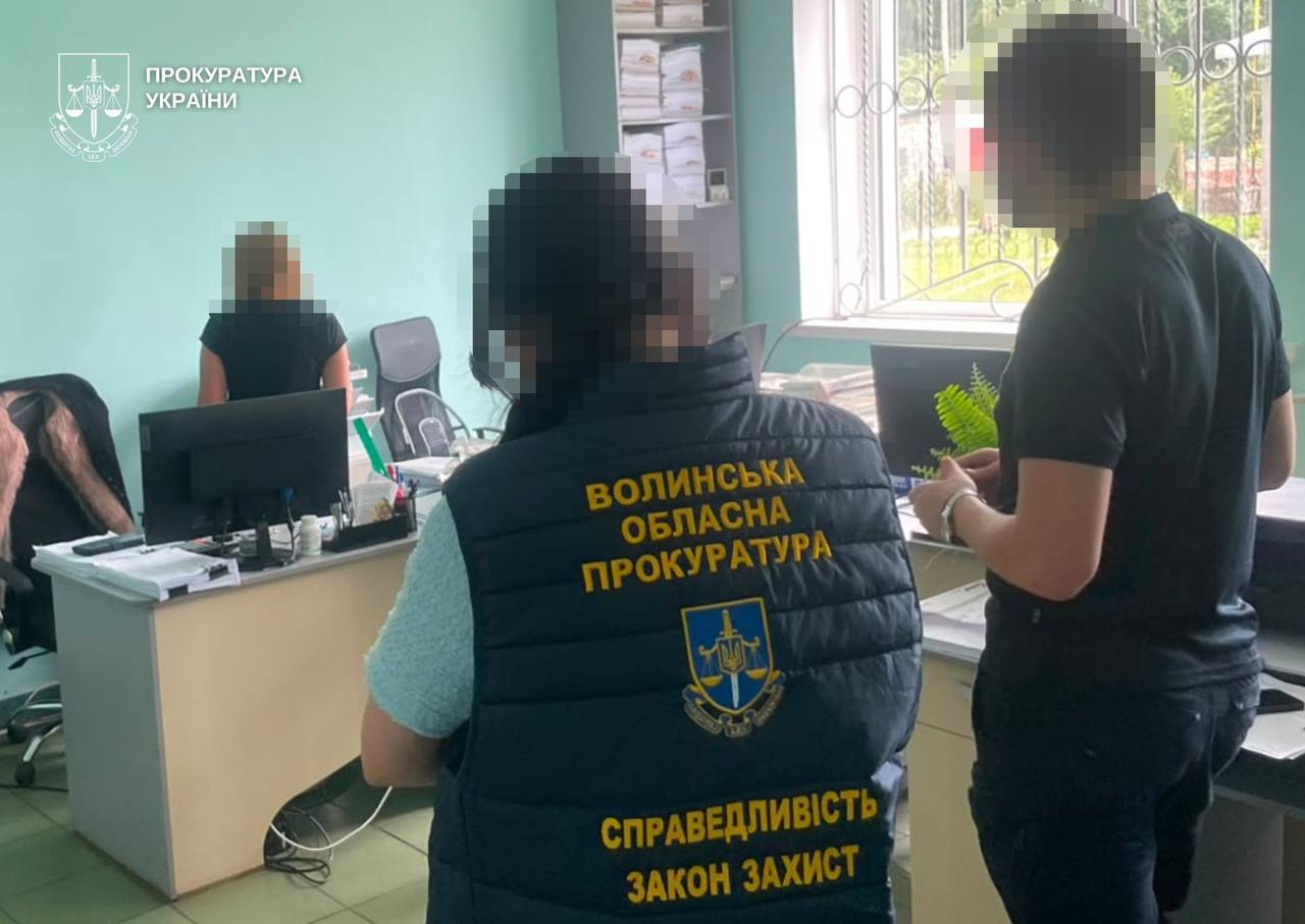 На Волині на хабарі викрито посадовця Державної служби з питань праці