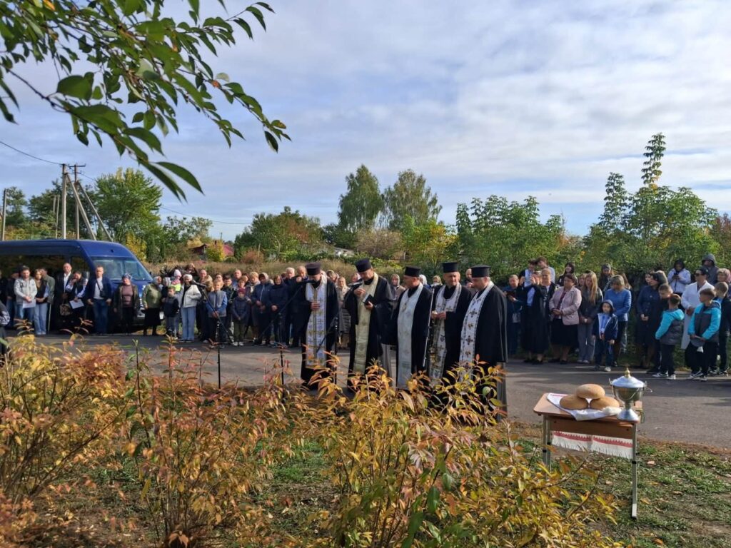 У селі Радомишль відкрили пам’ятник борцям за волю України