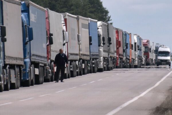 На кордоні з Польщею зросли черги через постійні повітряні тривоги 