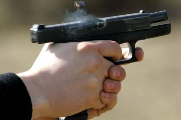У Нововолинську чоловік посеред вулиці влаштував стрілянину 